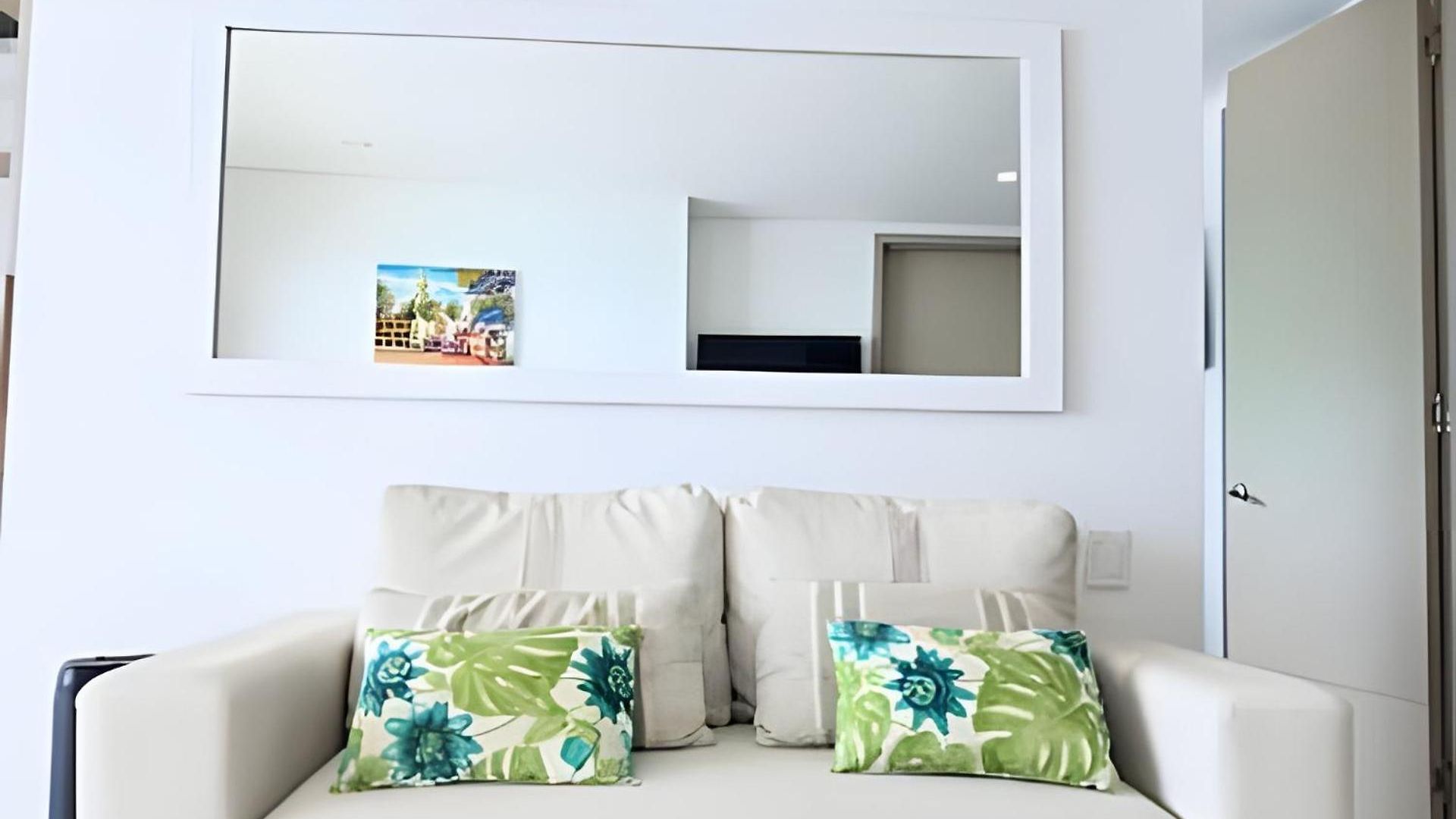 Phenomenal 2 Bedroom With Oceanview Balcony! *