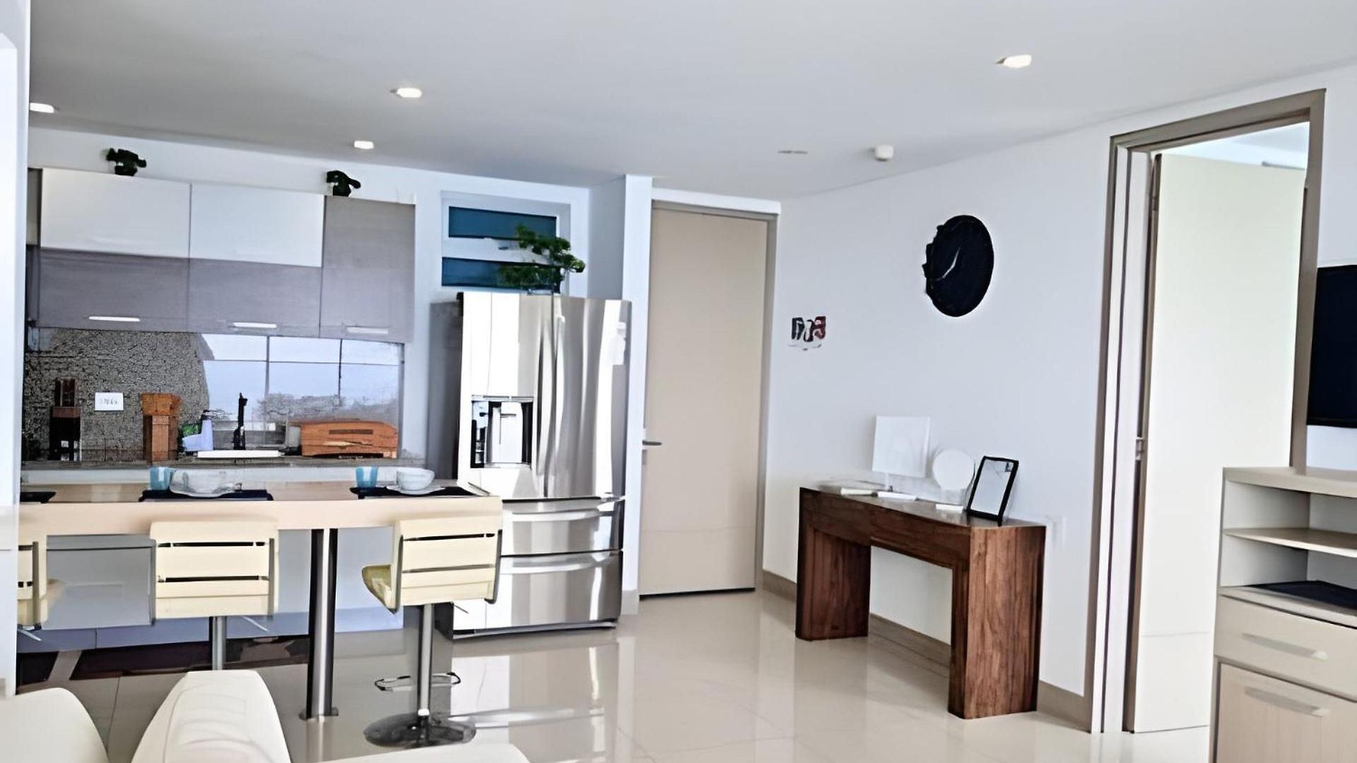 Phenomenal 2 Bedroom With Oceanview Balcony! *