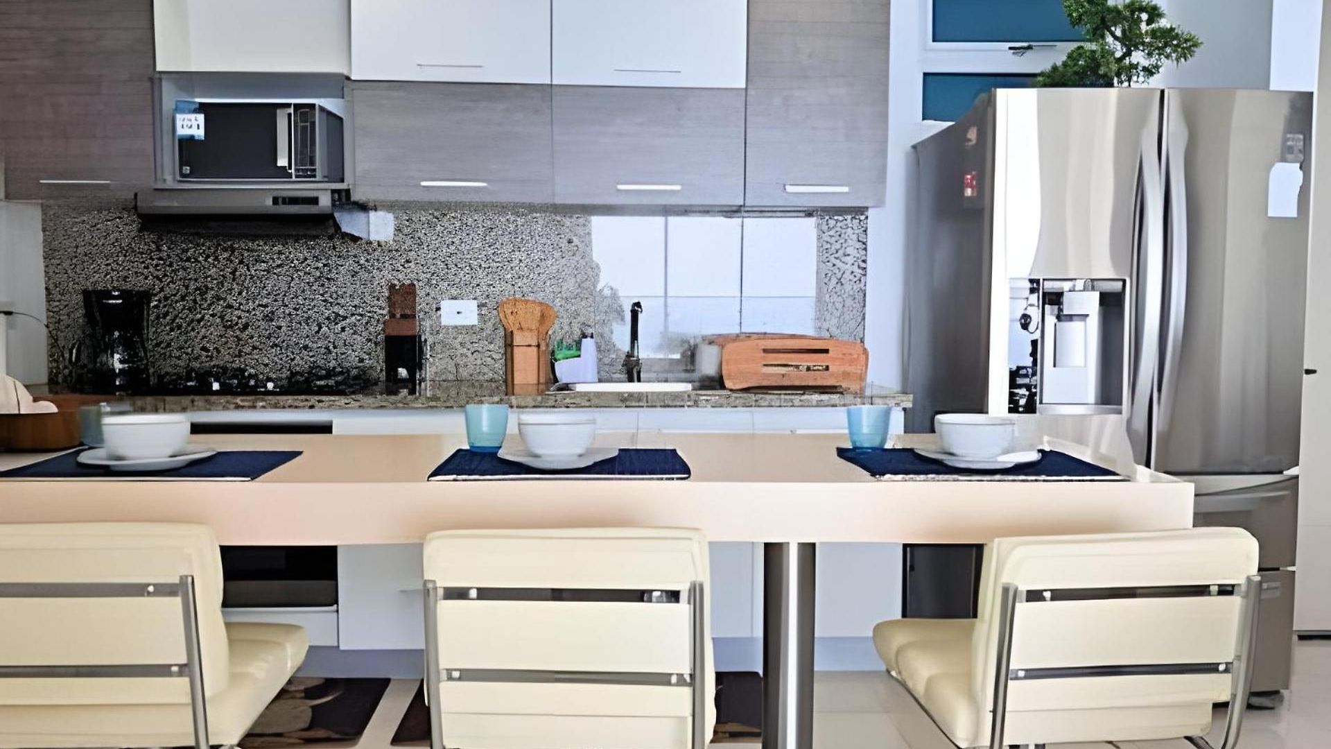 Phenomenal 2 Bedroom With Oceanview Balcony! Apartamento Cartagena