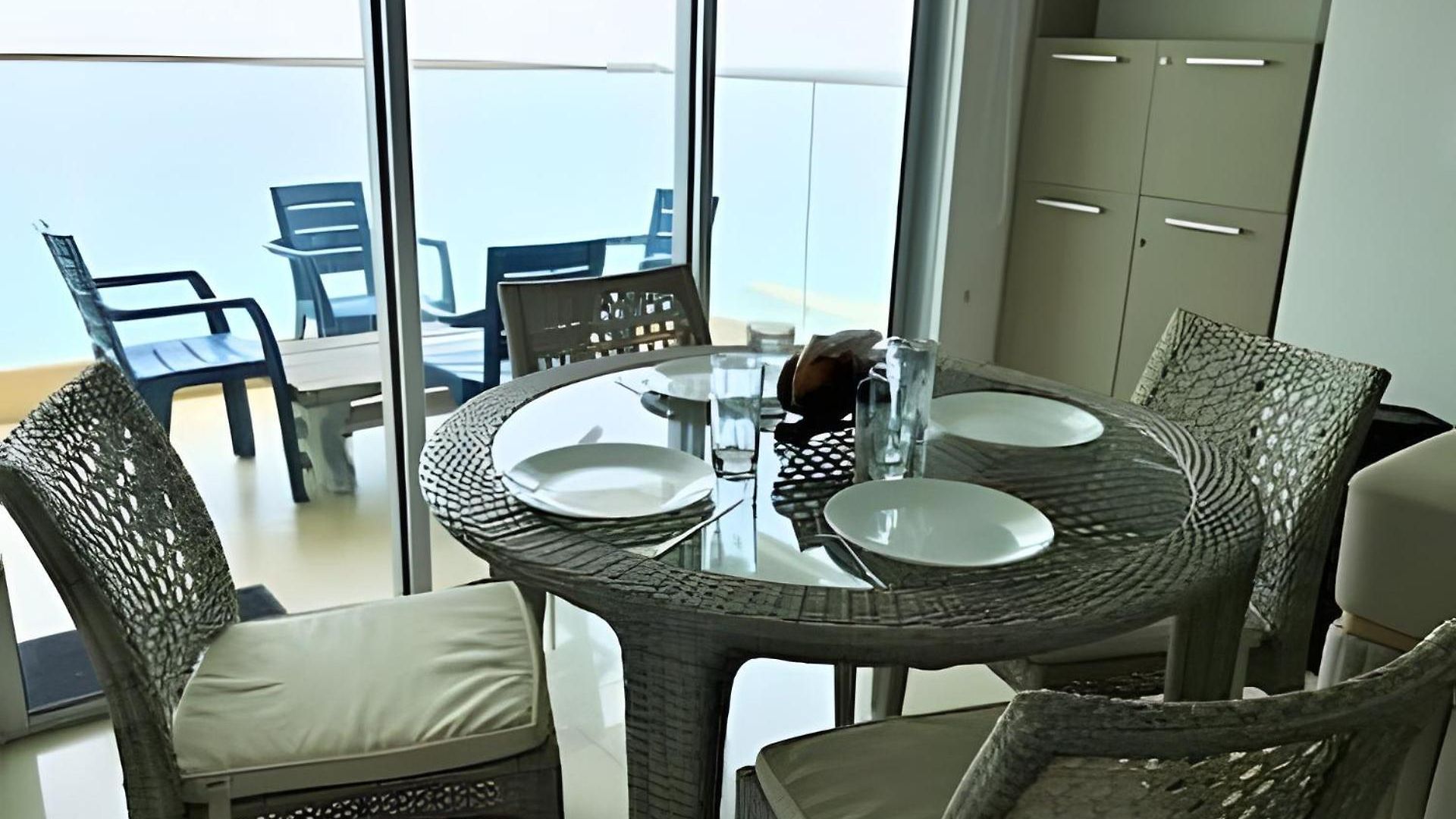Phenomenal 2 Bedroom With Oceanview Balcony! *