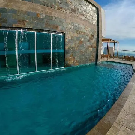 Phenomenal 2 Bedroom With Oceanview Balcony! *