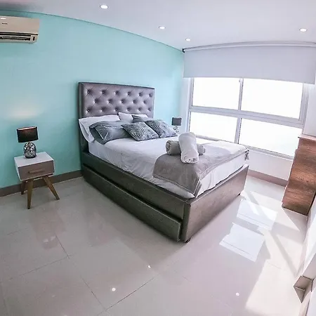 Phenomenal 2 Bedroom With Oceanview Balcony! *