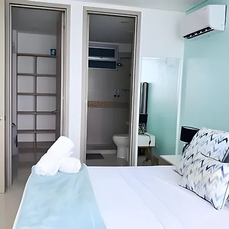 Phenomenal 2 Bedroom With Oceanview Balcony! Apartamento *