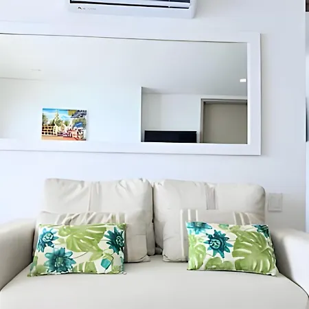 Phenomenal 2 Bedroom With Oceanview Balcony! *
